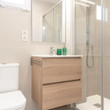 Apartmán Great Apartment: Sea Views, Terrace And Pool *