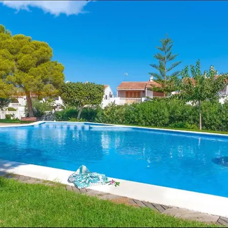 Great Apartment: Sea Views, Terrace And Pool Apartmán *